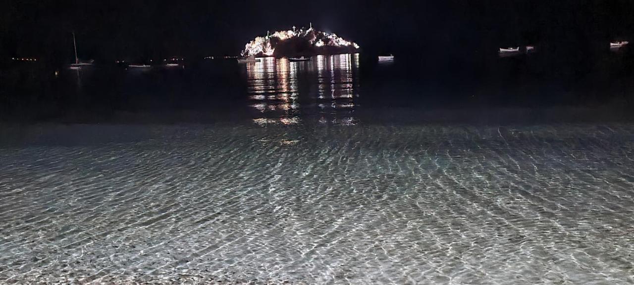Villa Πέτρα, Ελιά Και Λεβάντα Tolón Exterior foto